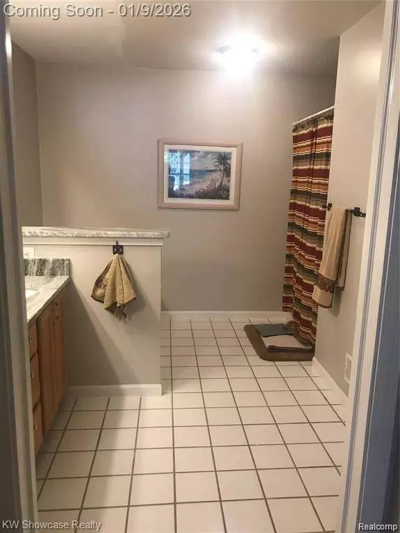 12372 SAINT ANDREWS WAY, Fenton, MI 48430