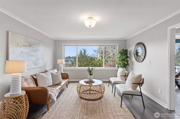 9731 Phinney AVE N, Seattle, WA 98103