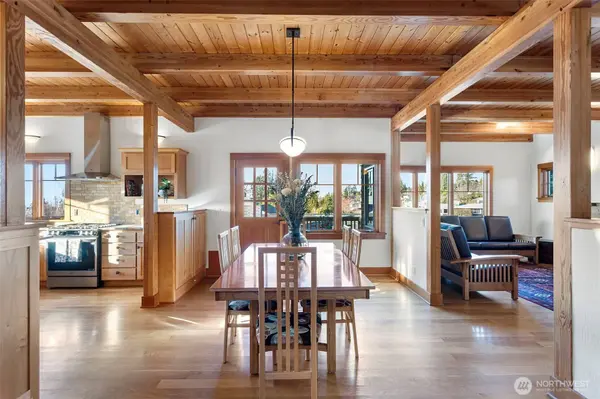 647 9th AVE N, Edmonds, WA 98020