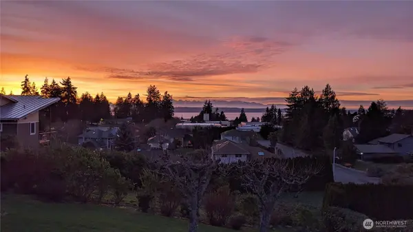 647 9th AVE N, Edmonds, WA 98020