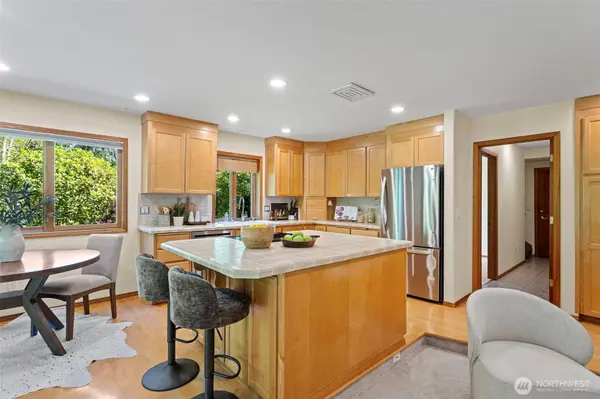 7810 175th ST SW, Edmonds, WA 98026
