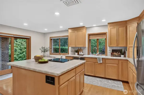 7810 175th ST SW, Edmonds, WA 98026