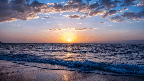 Tips for Buyers and Sellers in Hudson, Florida: Navigating Today’s Market