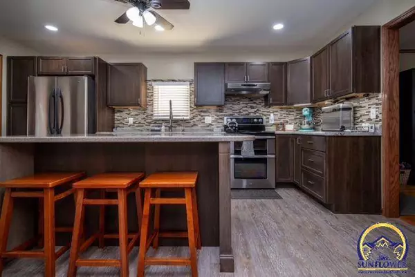 3457 SW Birchwood DR, Topeka, KS 66614