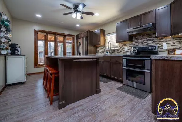 3457 SW Birchwood DR, Topeka, KS 66614