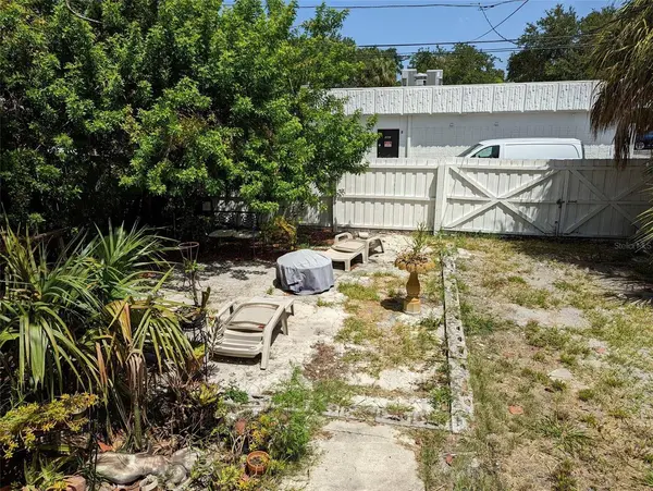 2945 CENTRAL AVE, St Petersburg, FL 33713