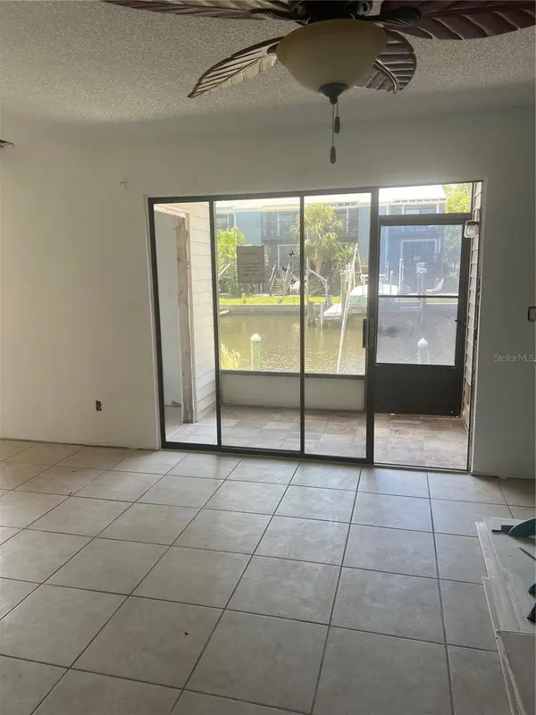 376 MOORINGS COVE DR #6C, Tarpon Springs, FL 34689