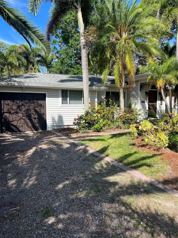 715 RIVERSIDE DR, Tarpon Springs, FL 34689