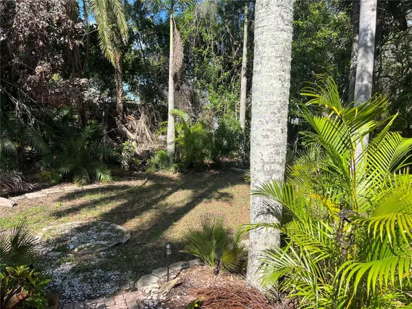 715 RIVERSIDE DR, Tarpon Springs, FL 34689