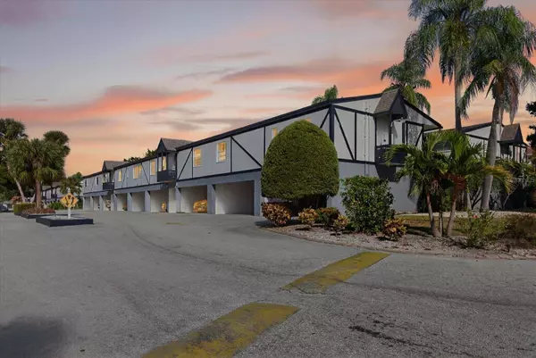 1146 KING ARTHUR CT #110, Dunedin, FL 34698