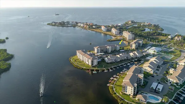 8211 BRENT ST #828, Port Richey, FL 34668