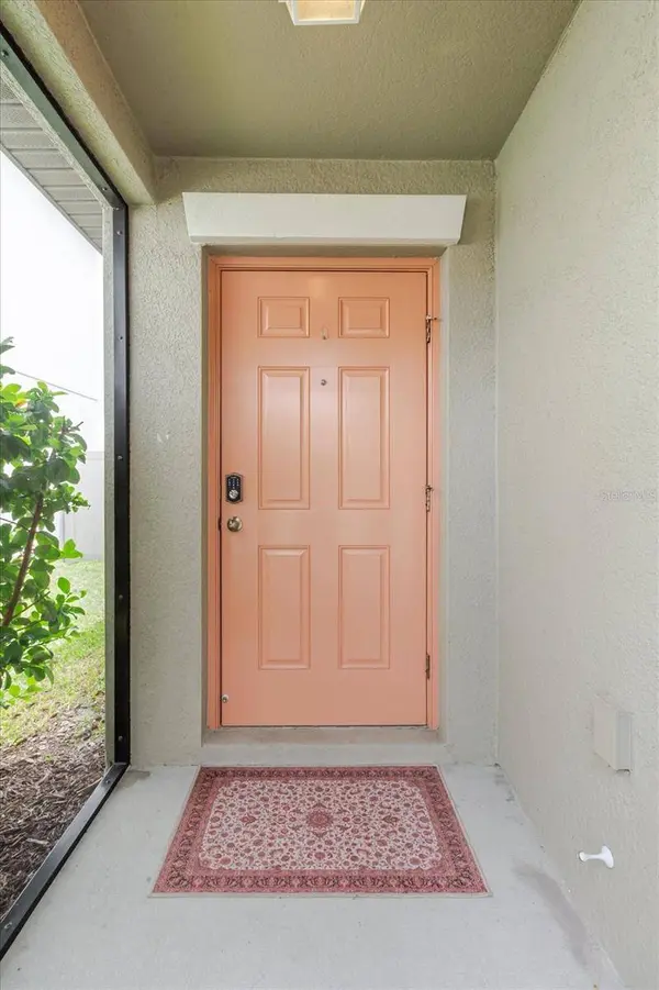 7025 KING CREEK DR, Sun City Center, FL 33573