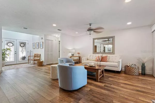 6611 SURFSIDE BLVD, Apollo Beach, FL 33572