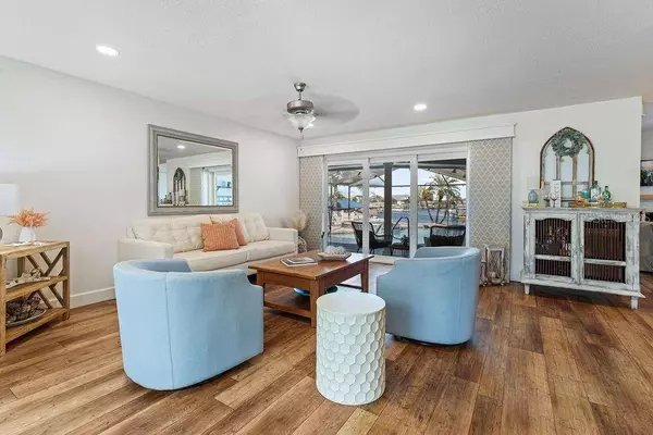 6611 SURFSIDE BLVD, Apollo Beach, FL 33572