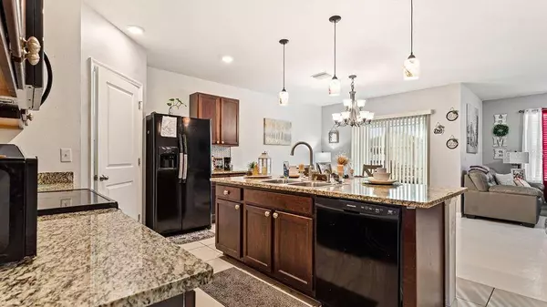 12017 GILLINGHAM HARBOR LN, Gibsonton, FL 33534