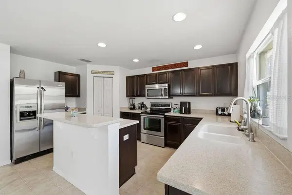 11018 RUNNING PINE DR, Riverview, FL 33569