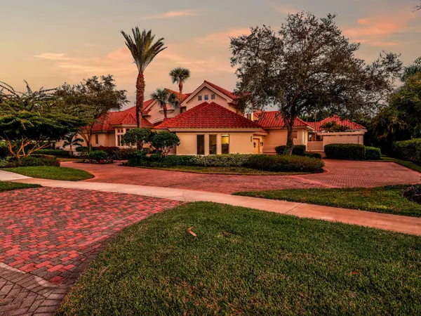 6320 Burnham Rd, Naples, FL 34119-8402