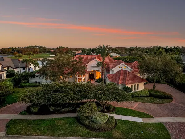 6320 Burnham Rd, Naples, FL 34119-8402