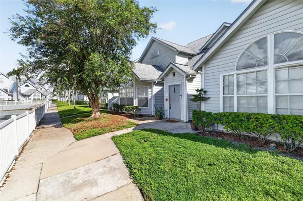 12145 ARMENIA GABLES CIR, Tampa, FL 33612