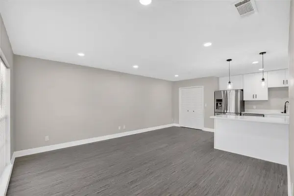 9718 FOX HOLLOW RD, Tampa, FL 33647