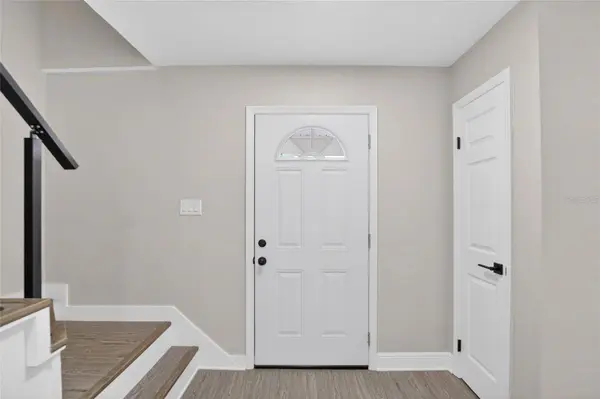 9718 FOX HOLLOW RD, Tampa, FL 33647