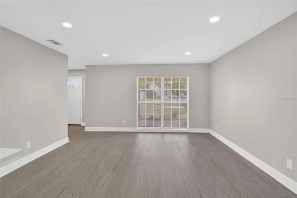 9718 FOX HOLLOW RD, Tampa, FL 33647