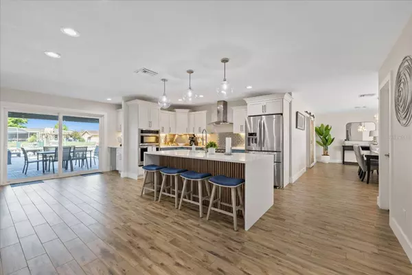 3910 DORAL DR, Tampa, FL 33634