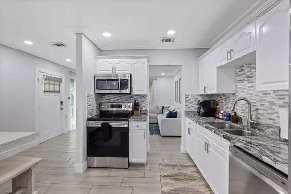 4003 W BAY AVE, Tampa, FL 33616