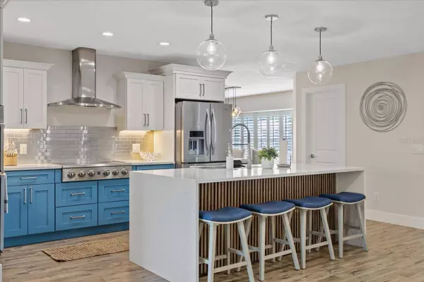 3910 DORAL DR, Tampa, FL 33634