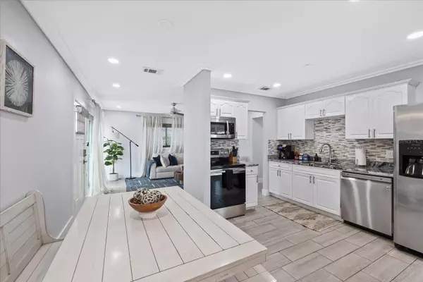 4003 W BAY AVE, Tampa, FL 33616