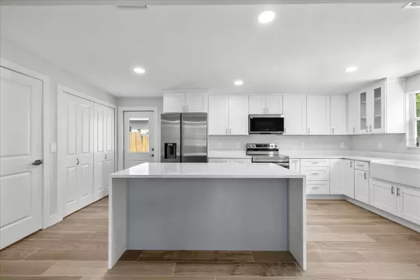 3910 W IOWA AVE, Tampa, FL 33616