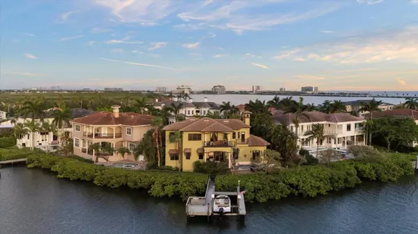 4128 CAUSEWAY VISTA DR, Tampa, FL 33615