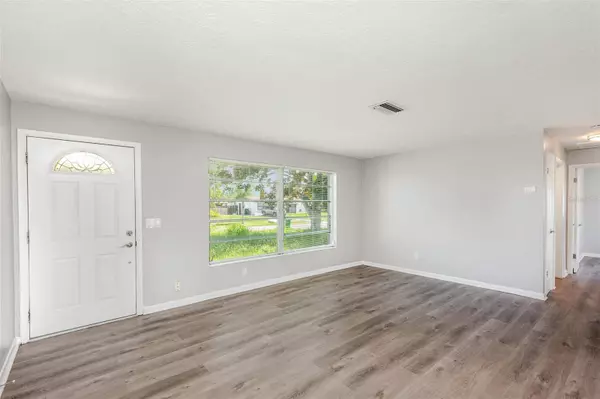 995 BARCLAY DR, Cocoa, FL 32927