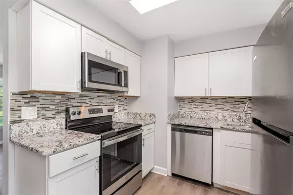 995 BARCLAY DR, Cocoa, FL 32927