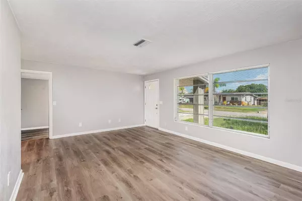 995 BARCLAY DR, Cocoa, FL 32927