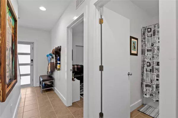 325 5TH AVE S #6, St Petersburg, FL 33701