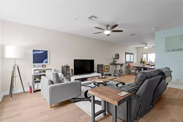 325 5TH AVE S #6, St Petersburg, FL 33701