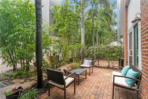 325 5TH AVE S #6, St Petersburg, FL 33701