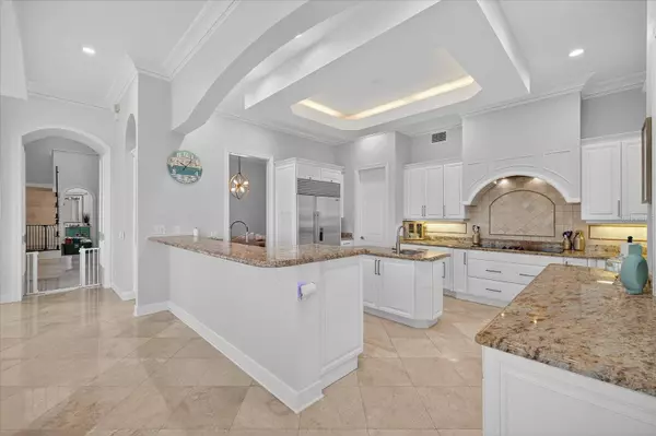 4102 CAUSEWAY VISTA DR, Tampa, FL 33615