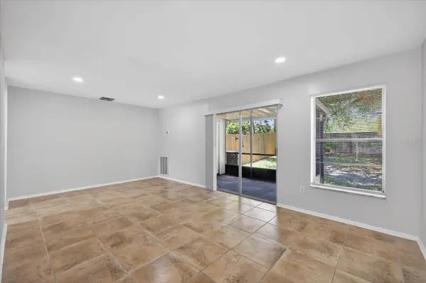 14024 VILLAGE TERRACE DR, Tampa, FL 33624