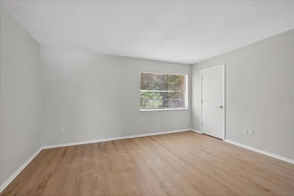 14024 VILLAGE TERRACE DR, Tampa, FL 33624