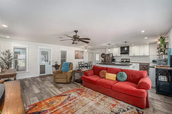 3515 BELL FARMS DR, Plant City, FL 33566