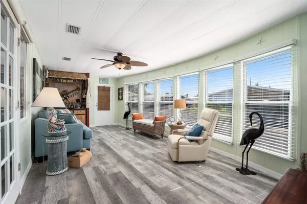 2133 OAHU DR, Holiday, FL 34691