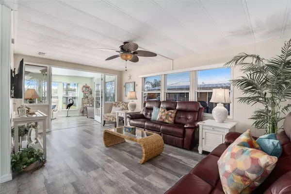 2133 OAHU DR, Holiday, FL 34691