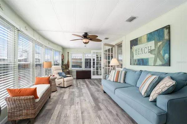 2133 OAHU DR, Holiday, FL 34691