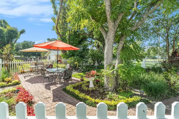 235 OLD WELCOME RD, Lithia, FL 33547