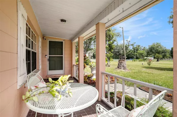 235 OLD WELCOME RD, Lithia, FL 33547