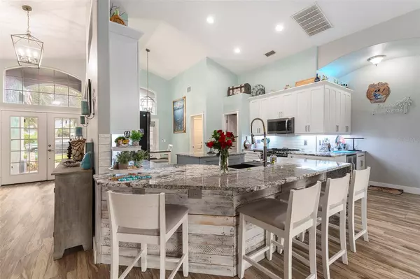 16422 BRIDGEWALK DR, Lithia, FL 33547