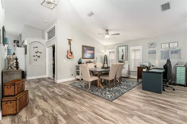 16422 BRIDGEWALK DR, Lithia, FL 33547