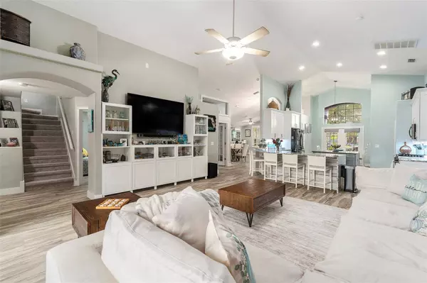 16422 BRIDGEWALK DR, Lithia, FL 33547